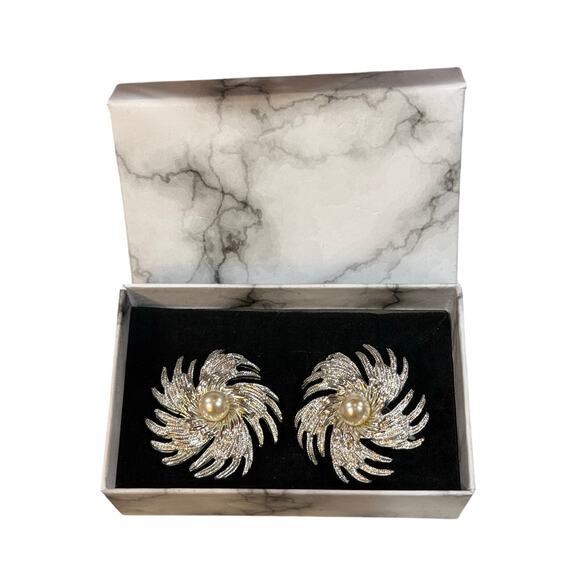 Vintage Sarah Coventry Silver Pinwheel Clip On Earrings 1962 Faux Pearl Retro - Picture 14 of 14